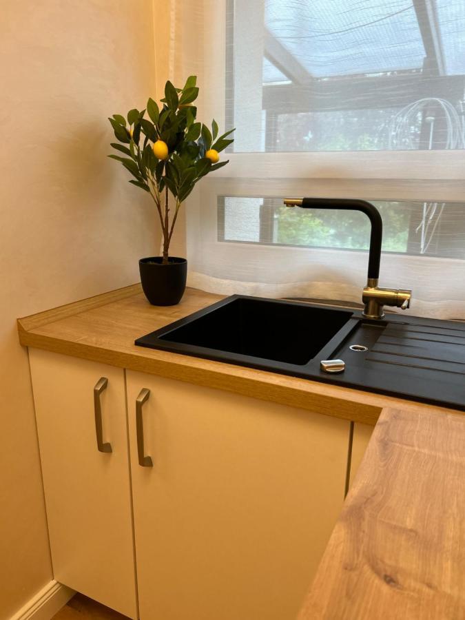 Fewo By Hd Mit Parkplatz, Wallbox, Wintergarten Bad Salzuflen Bagian luar foto
