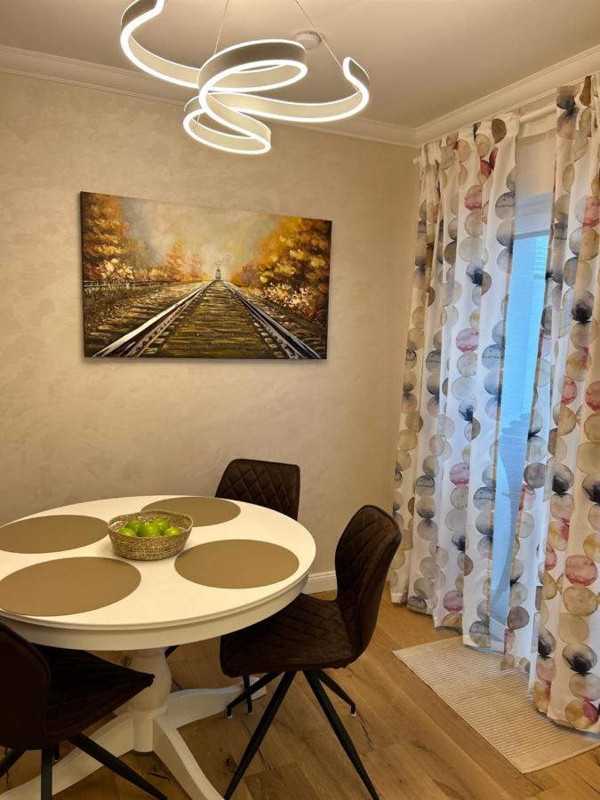 Fewo By Hd Mit Parkplatz, Wallbox, Wintergarten Bad Salzuflen Bagian luar foto