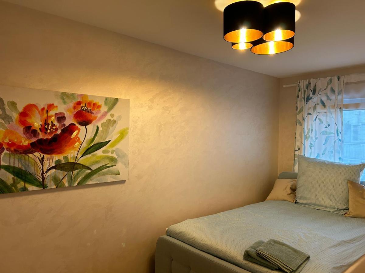 Fewo By Hd Mit Parkplatz, Wallbox, Wintergarten Bad Salzuflen Bagian luar foto