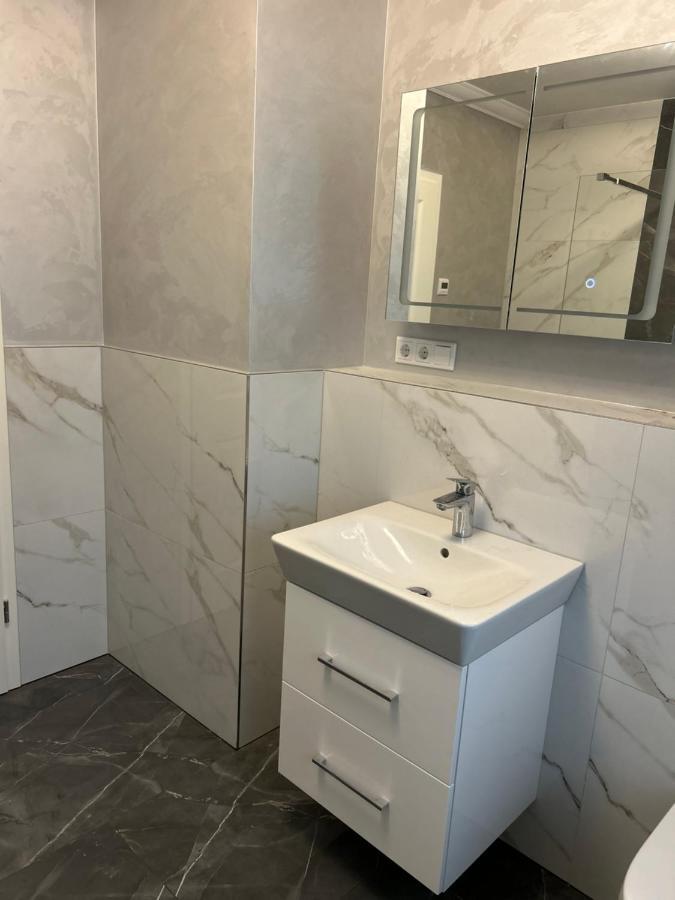 Fewo By Hd Mit Parkplatz, Wallbox, Wintergarten Bad Salzuflen Bagian luar foto
