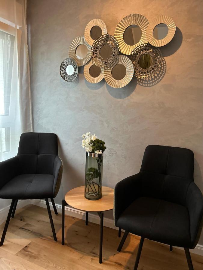 Fewo By Hd Mit Parkplatz, Wallbox, Wintergarten Bad Salzuflen Bagian luar foto